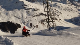 In scarsolader tar la staziun a Camon.