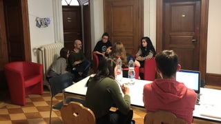Ils teams lavuran vi da lur poesias.