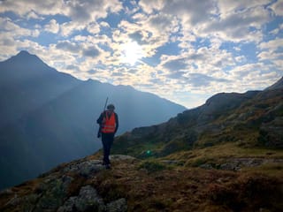 chatschadur a viandont avant ina cuntrada da muntogna
