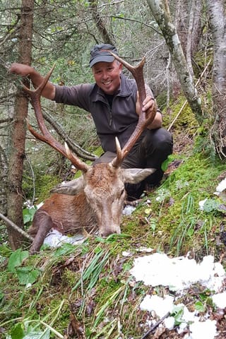 Taur-tschierv da 10 sajettà da Silvio Riedi.