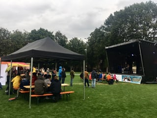 Ils fans da la cultura han malgrà la plievgia visità il festival da cultura a Cuira. 