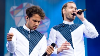 Lo & Leduc chantan al Open Air Lumnezia 2017.