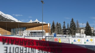 Il center da congress a Tavau davos saivs e cun post da polizia.