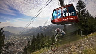 La cabina che meina ils hosp da Cuia a Brambrüesch.