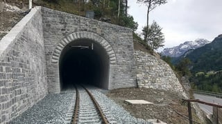 Purtret da l'entrada dal tunnel Giarsun en nov vestgì. 