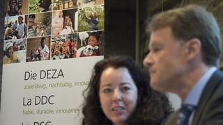 Manuel Sager, directur da la DEZA, e Maya Tissafi, la vicedirectura.