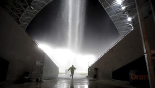 Um che fugia da las inundaziuns. 