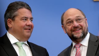 Sigmar Gabriel (sanester) e Martin Schulz (dretg)