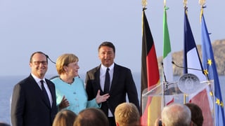 Il president franzos François Hollande, la chanceliera tudestga Angela Merkel ed il primminister talian Matteo Renzi.