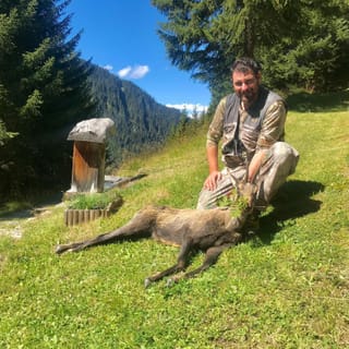 Manuel Eicher cun ina chaura-chamutsch da 16 onns sin il Crap da Miezgi a Duvin.