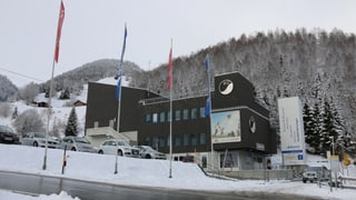 La staziun a val da las pendicularas da Mustér