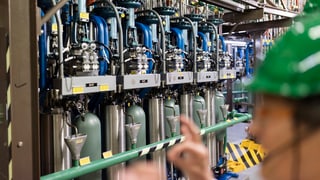En l'intern d'ina ovra atomara. 