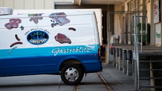 Il maletg mussa in auto da Carna Grischa avant la firma.