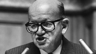 L'anteriur Cusseglier federal Alphons Egli durant la sessiun d'atun a Berna l'onn 1984.