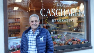 Luzi Steier, il president da la societad chascharia Savognin e conturn.
