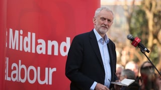 Purtret da Jeremy Corbyn. 