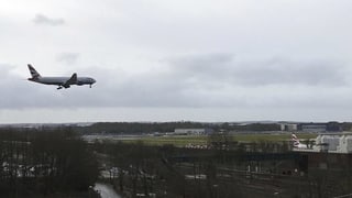 aviun sur l'eroport,