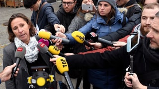 Bouvard amez microfons e cameras.