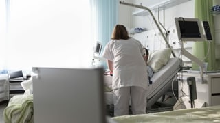Tgirunza en ina stanza d'ospital.