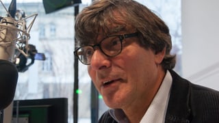 Flurin Caviezel en il studio dal Radio Rumantsch.