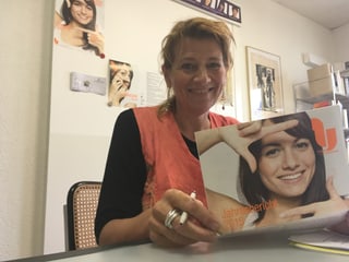 Catrin Räber, la manadra da la centrala da dunnas a Cuira, spera sin l'agid dal chantun. 