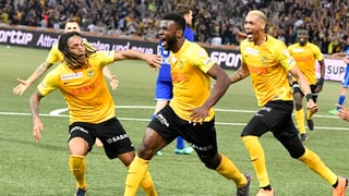 Giugaders dals Young Boys che giubileschan.