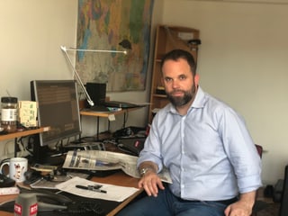 David Nauer, il correspondent da radio SRF en ses biro a Moscau. David Nauer, il correspondent da radio SRF en ses biro a Moscau.
