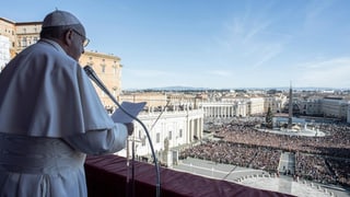 Il papa en ses pled avant 40'000 persunas