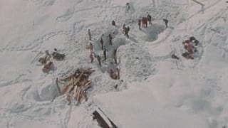 Trais persunas èn mortas en la lavina dad Acla il 1975.