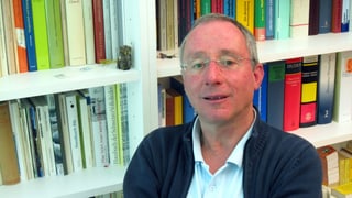 Purtret dal professur da rumantsch Clau Solèr.