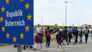Fugitivs arrivan ils 14 da settember da l’Ungaria en l’Austria.