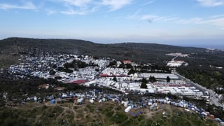 Il champ Moria sin l'insla Lesbos da surengì. Il champ Moria sin l'insla Lesbos da surengì.