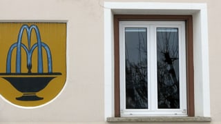 La fatschada da la chasa communala a Scuol. La fatschada da la chasa communala a Scuol.