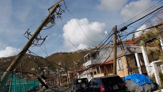 Lingias d'electricitad donnegiadas en il Florida 