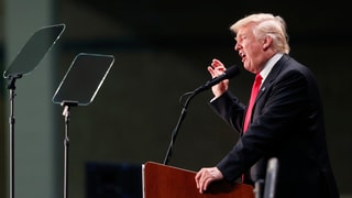 Donald Trump durant ses pled da gievgia ils 18 d'avust.