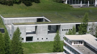 La Therme cun crap da val, in bajetg da Peter Zumthor. La Therme cun crap da val, in bajetg da Peter Zumthor.