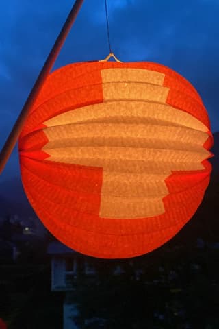 Lampion cun la crusch svizra