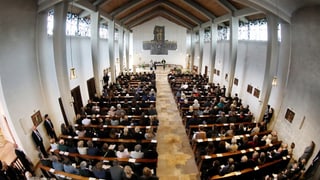 In funeral: ina chaschun per prender cumià d'in concarstgaun.
