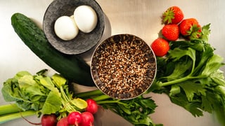 Las ingredienzias per la Quinoa-Bowl da stad. Las ingredienzias per la Quinoa-Bowl da stad.