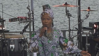 Angélique Kidjo durant ses concert al Lej da Staz.