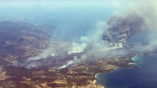 La Côte d'Azur ord l'aria, ins vesa incendis.