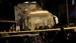 Purtret dal bus destruì ils 28 da december a Cairo. 