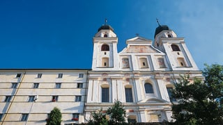 Baselgia da la claustra da Mustér.