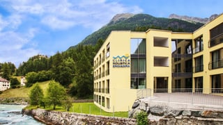 vista sin il bajetg da la Clinica Holistica a Susch