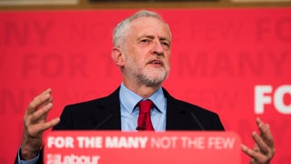 Jeremy Corbyn durant il cumbat electoral. Jeremy Corbyn durant il cumbat electoral.