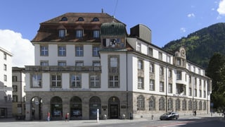 Edifizi principal da la Banca Chantunala Grischuna.