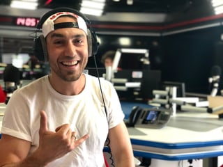 Maks Orlov è in dals moderaturs da Russkoje Radio, in emettur che lascha cunzunt ir musica. 