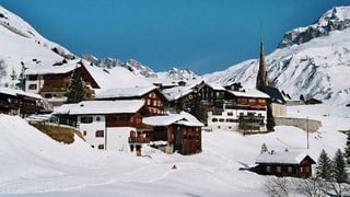 Il vitg da St. Antönien d'enviern.