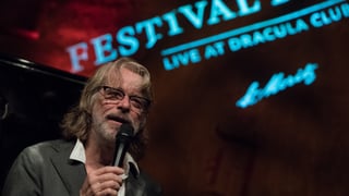 Helge Schneider sin il palc al festival da jazz.