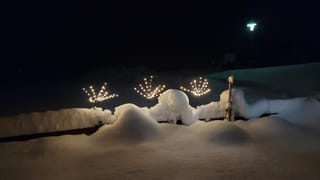 decoraziuns da Nadal sut la naiv